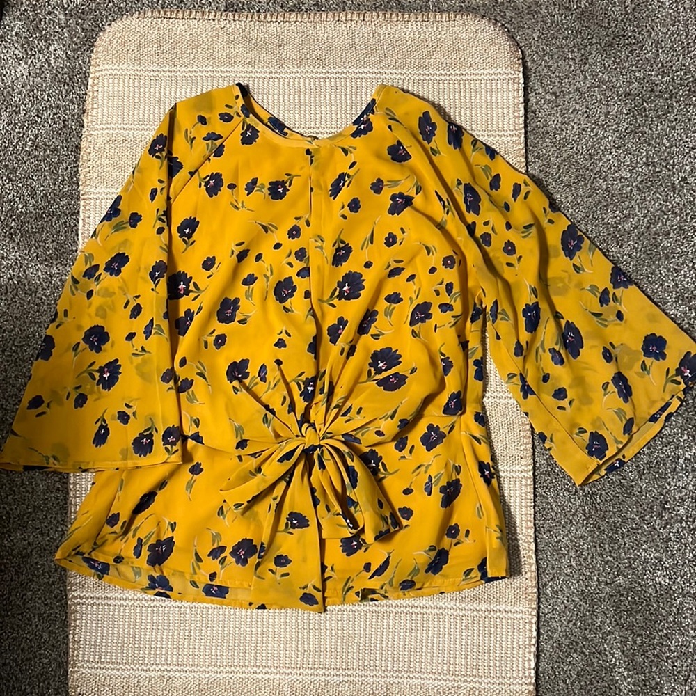 francesca’s floral top